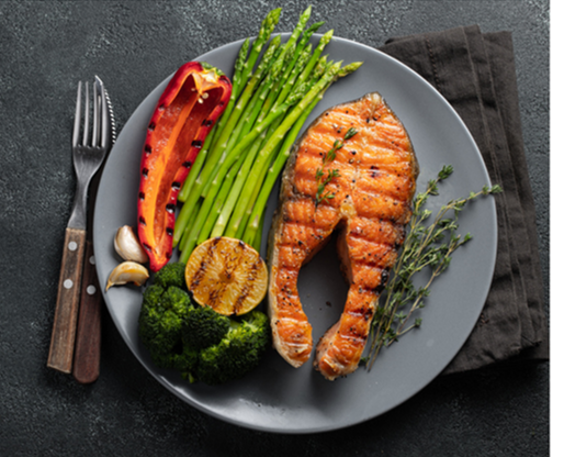 Salmon with asparagus and broccoli