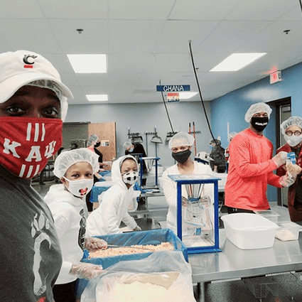 Oswego/Lombard Team Gives Back
