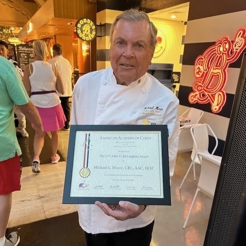 Chef Mike Minor receiving his award