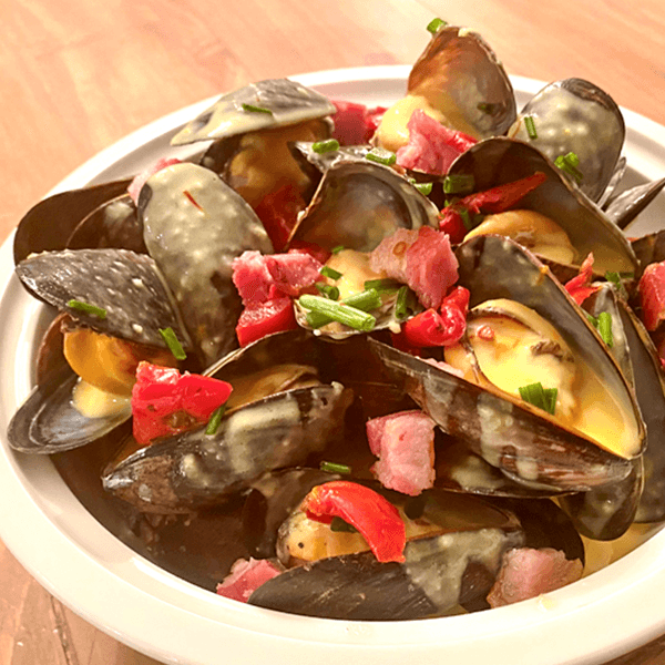 Farm-raised PEI Organic Mussels with Saffron Butter Sauce